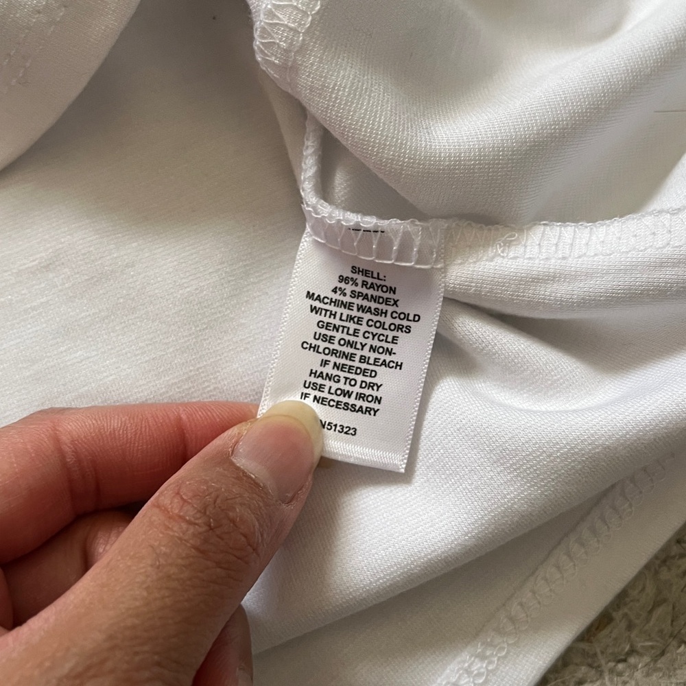 Halogen Size Medium Twist knit top in bright white - Picture 8 of 11